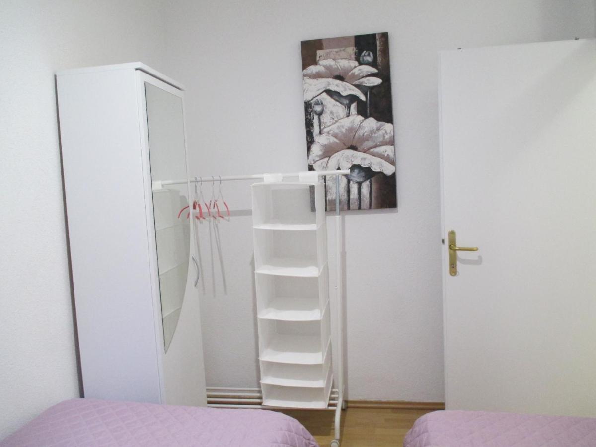 Family Apartment Romina เวอร์ซาร์ ภายนอก รูปภาพ