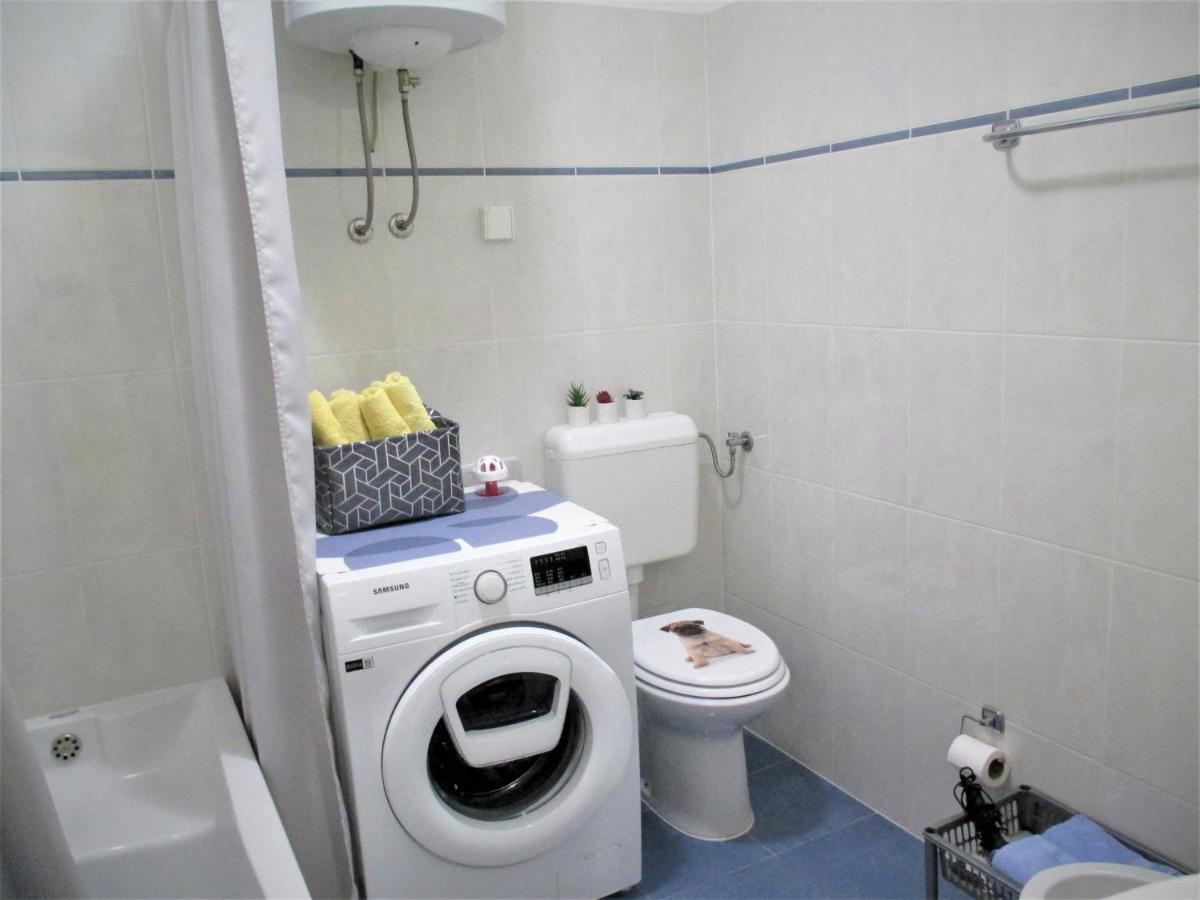 Family Apartment Romina เวอร์ซาร์ ภายนอก รูปภาพ