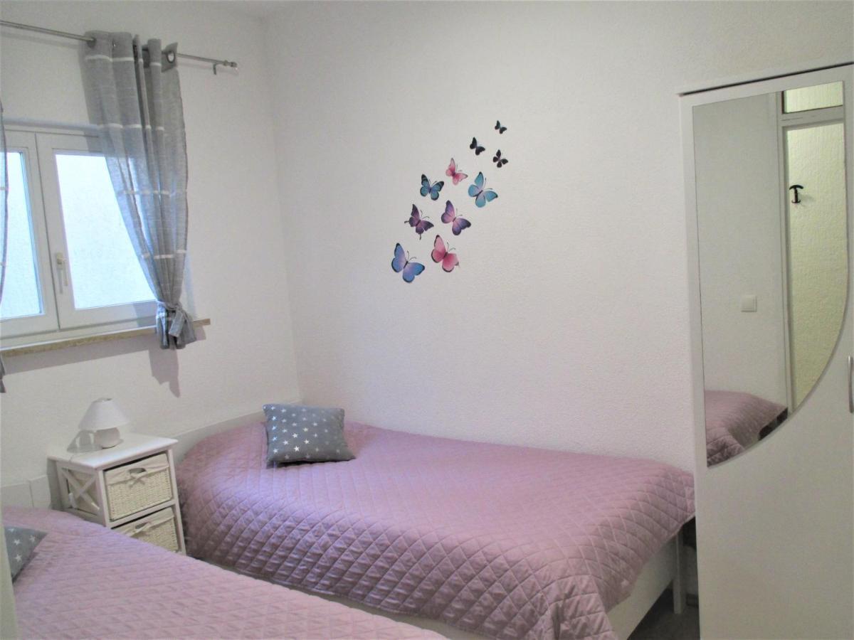 Family Apartment Romina เวอร์ซาร์ ภายนอก รูปภาพ